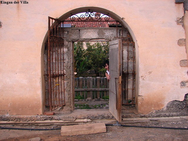 Eingang-Villa-Winter